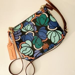 Blue floral Fossil key per crossbody